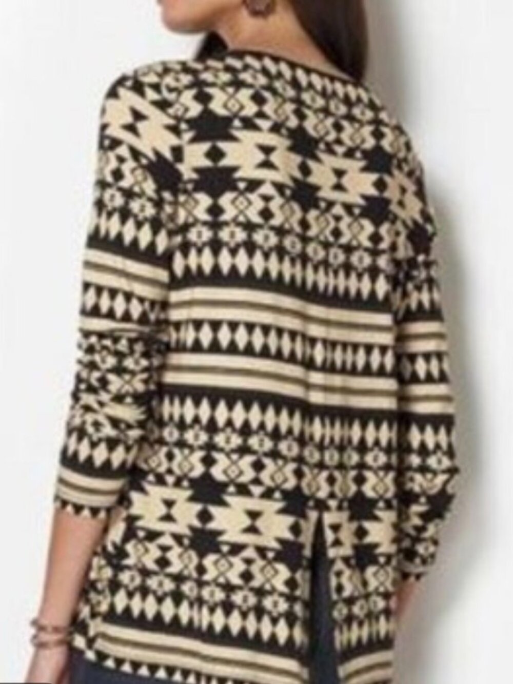 Signature Weekend Tribal Geometric Print Lattice V-Neck Top Size M